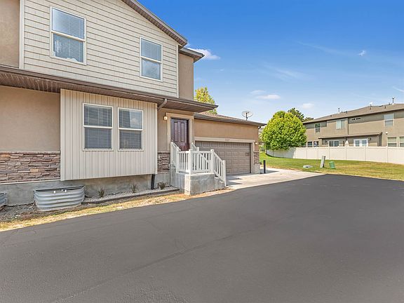 2nd image of 1907 N Bountiful Way
