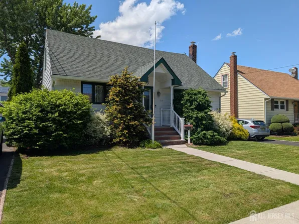 33 Cypress St, Carteret, NJ 07008