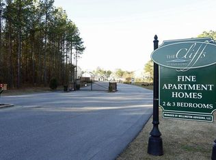 842 S Cliffs Cir #302, Spring Lake, NC 28390