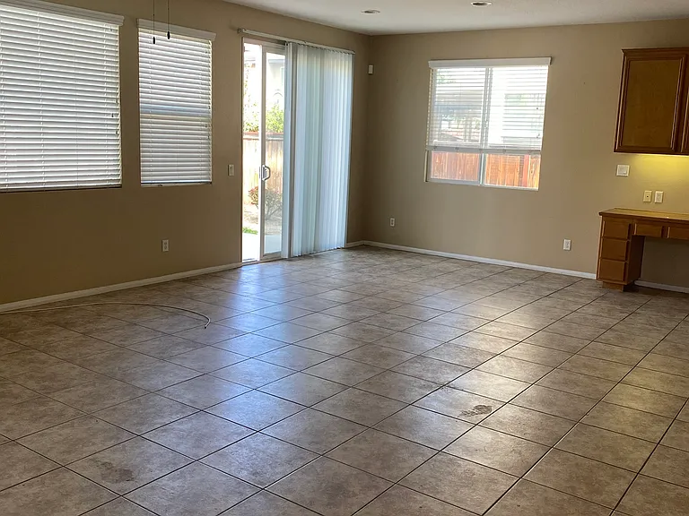 14684 Tilden Ln — Photo 31