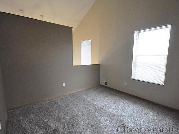 3rd image of 125 Grunwell St