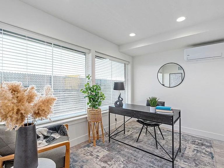 Central Heights Townhomes — Photo 14