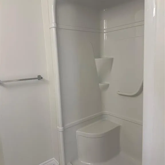 394 Hemlock Ln #UPPER — Photo 11