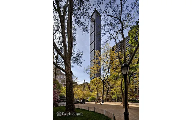 Sold by Douglas Elliman | media 20