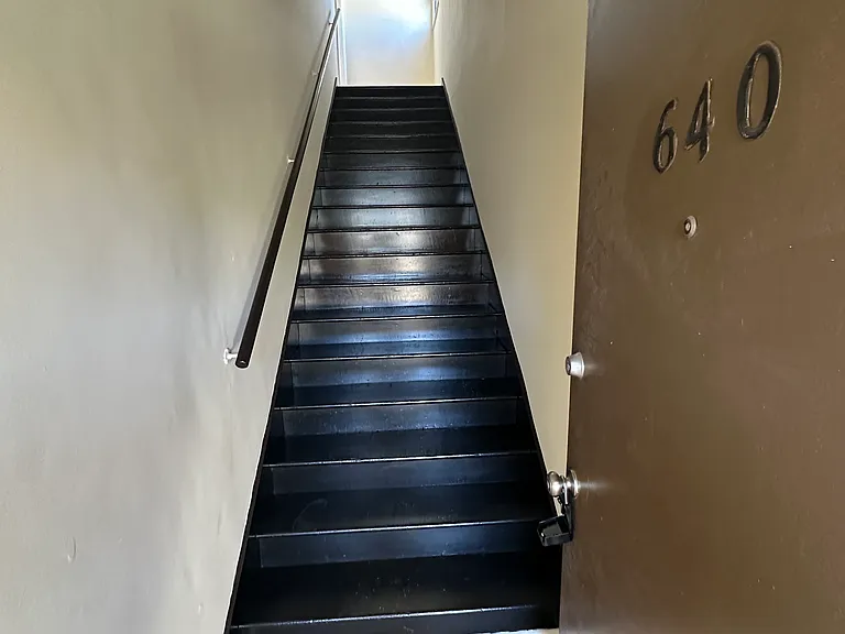 640 N Vista St #640 — Photo 2