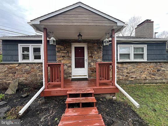 2nd image of 30 Duane Rd