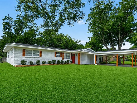 2nd image of 1301 Manor Dr