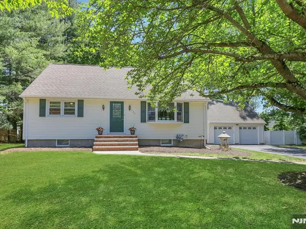 123 Chapel Rd, Mahwah, NJ 07430