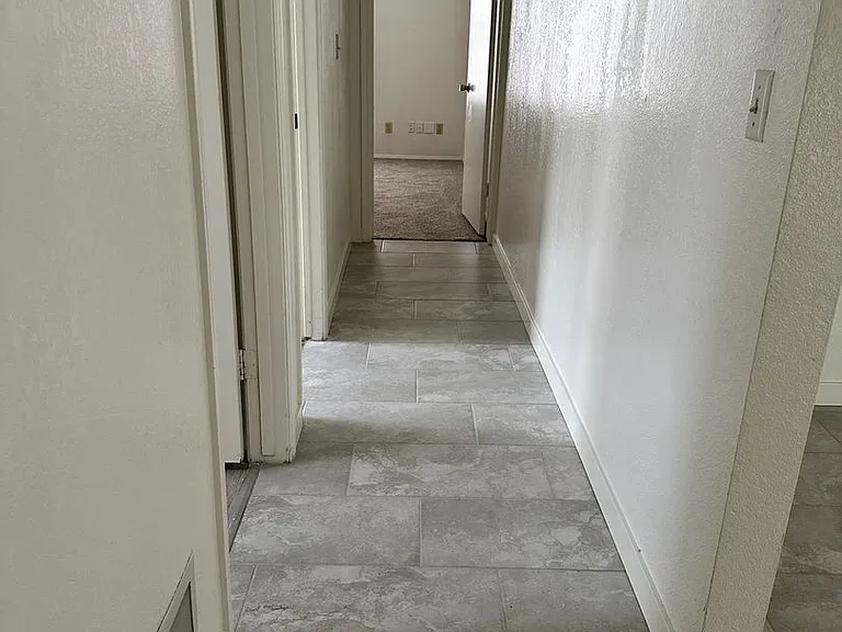 1564 E Drake Dr — Photo 15