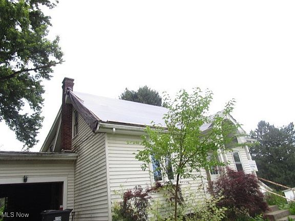 4th image of 2037 Chandlersville Rd