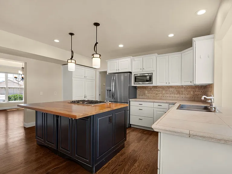 2420 Regal View Ct — Photo 13
