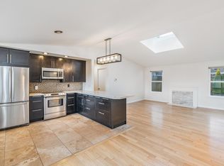 9074 Avondale Rd NE, Redmond, WA 98052