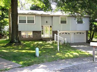 137 Peridot Dr, Verona, PA