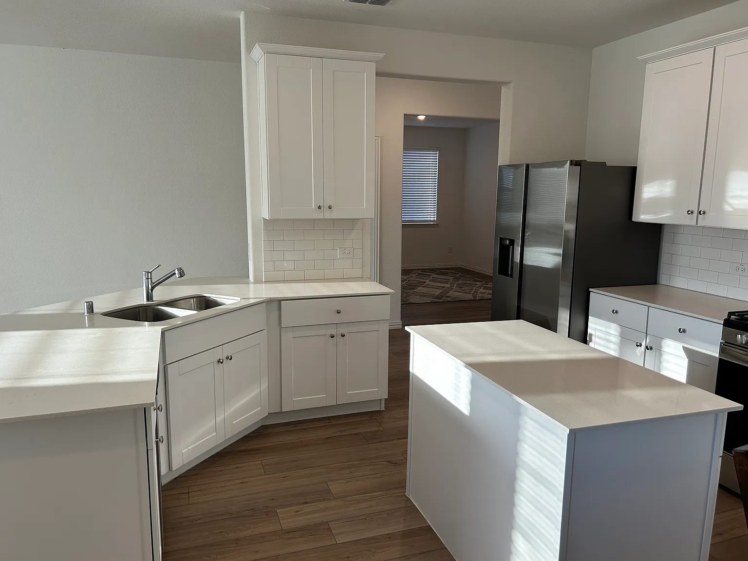4 bed, 2000 sqft, $2,495 — Photo 4