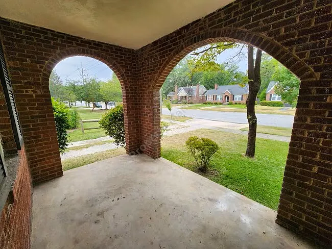 6 bed, 2974 sqft, $6,300 — Photo 4