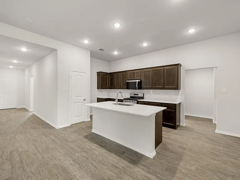 2837 Hay Ln — Photo 2