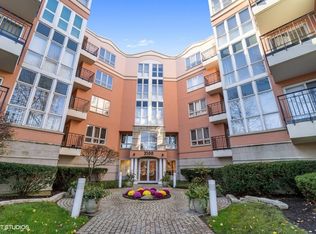 3100 Lexington Ln APT 412, Glenview, IL 60026