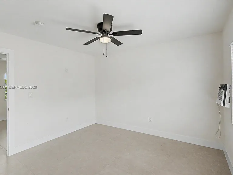 1021 SW 3rd St #4 — Photo 9