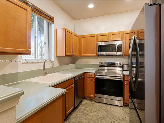 5th image of 21407 NW 13th Ct APT 604