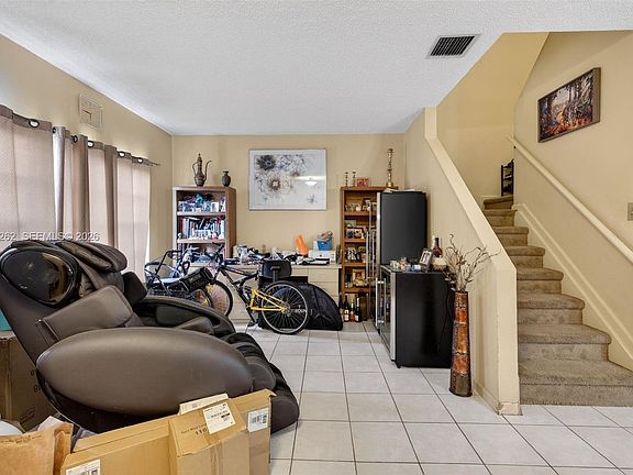4th image of 6008 N Golden Beauty Ln
