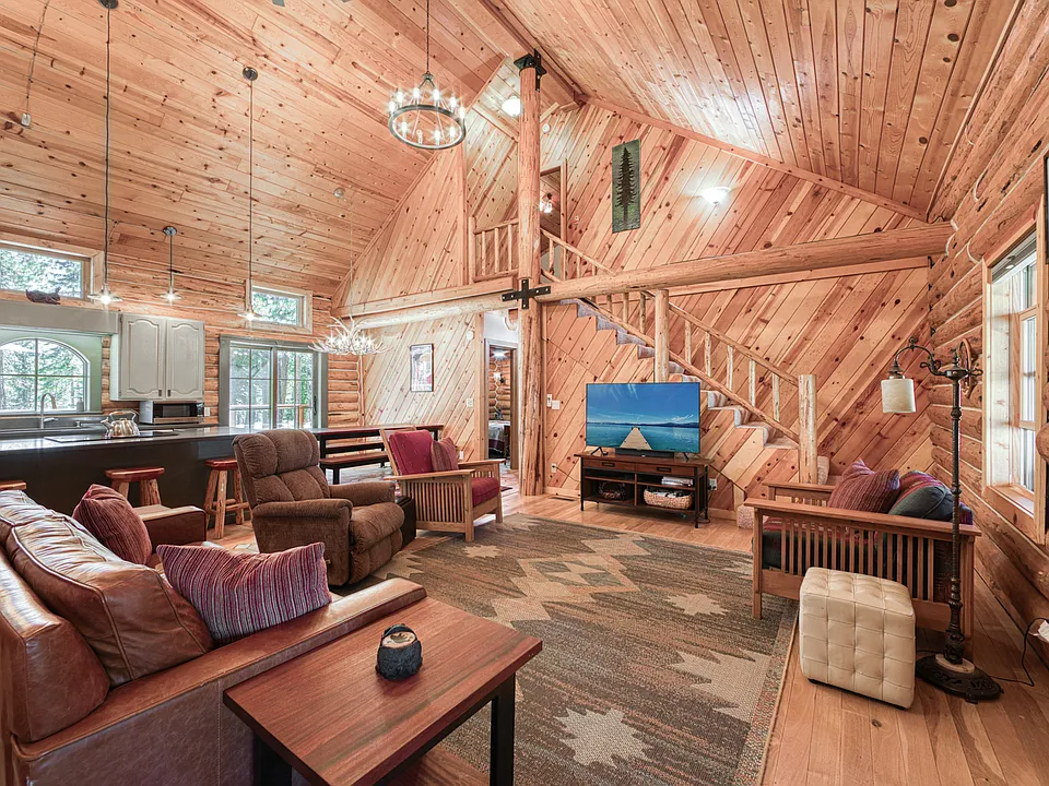 13630 Skiview Loop