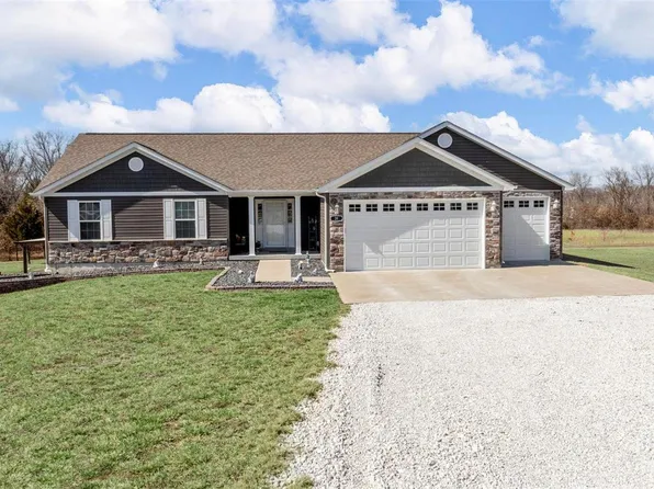 31 Christian Ln, Moscow Mills, MO 63362