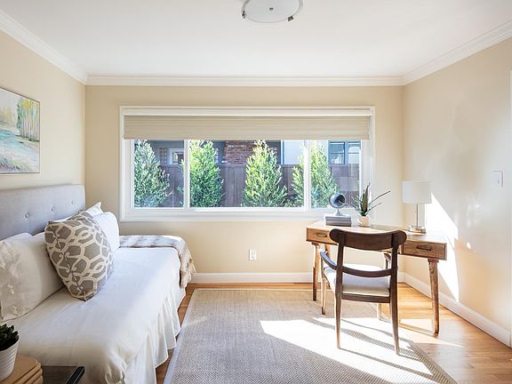 5th image of 1530 Castilleja Ave