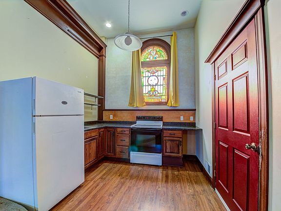 5th image of 2218 Arlington Ave #Top