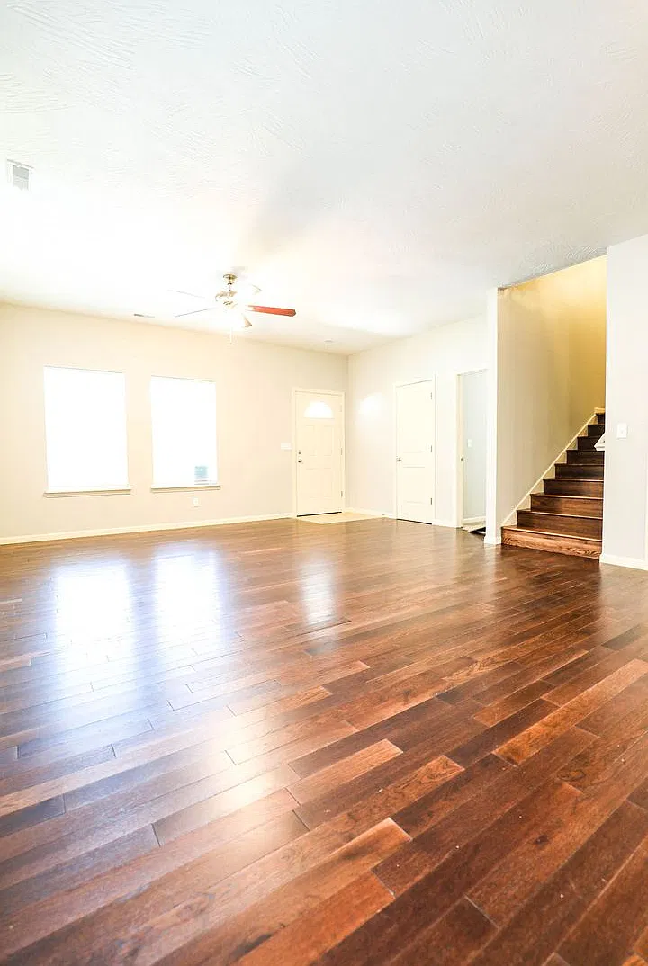 Gorgeous 4 Bed / 2 Bath Home Walk To Msu | Phelps Grove Neighborhood — Photo 2