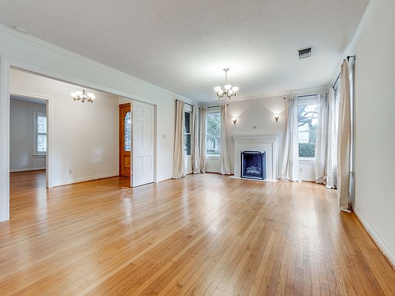 3rd image of 3508 Potomac Ave
