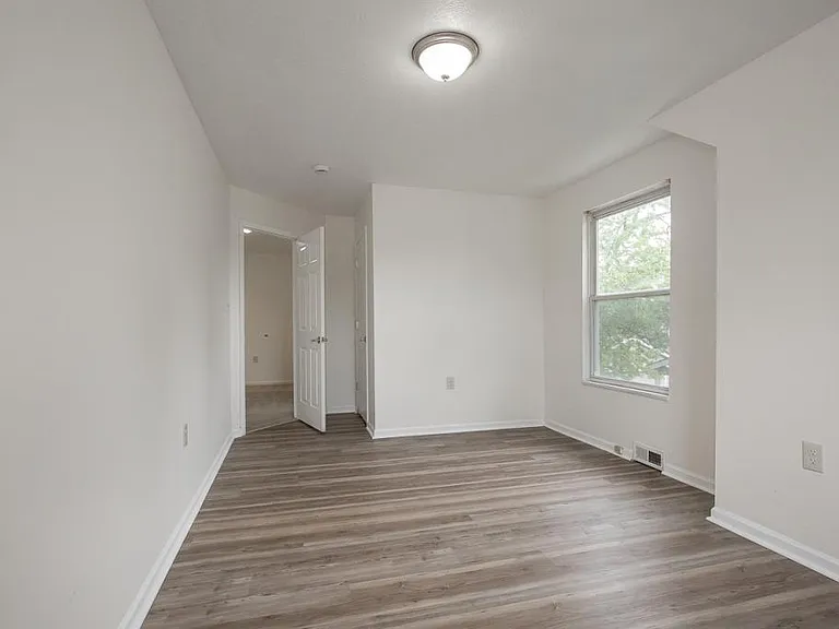 18619 Arrowhead Ave — Photo 14
