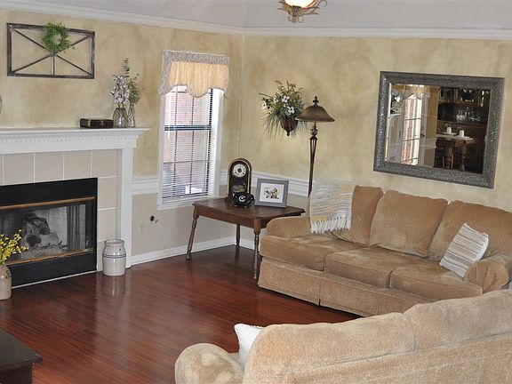 4th image of 3572 Brandon Ln