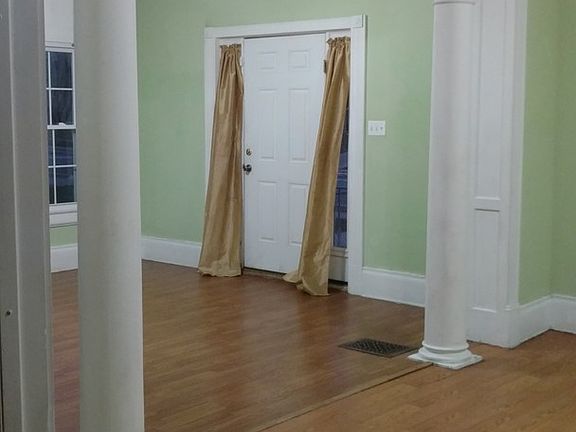 5th image of 843 Hutchins Ave