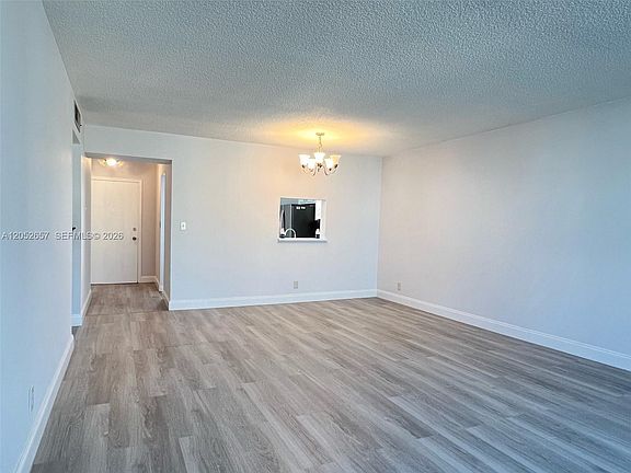 4th image of 301 NE 14th Ave APT 608