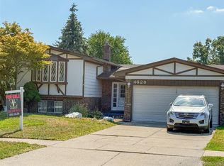 4628 Dickson Dr, Sterling Heights, MI 48310