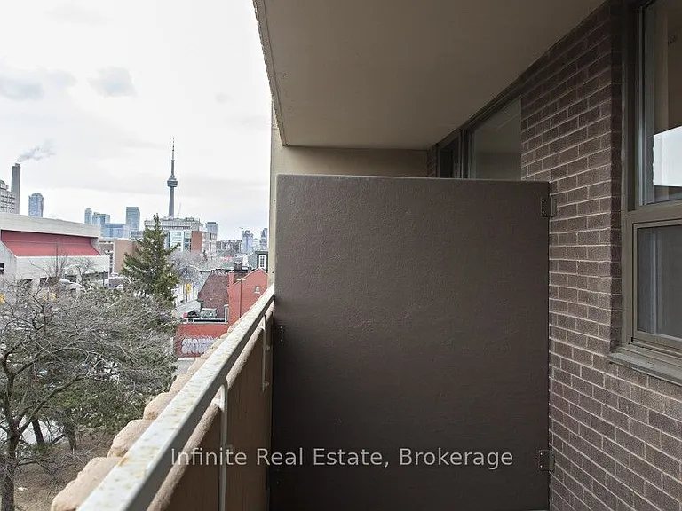 666 Spadina Ave #403 — Photo 11