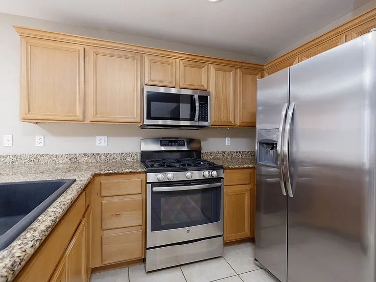 791 Sunrise Crossing St — Photo 12