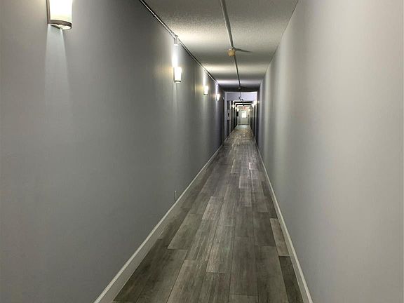 5th image of 704 SE 2nd Avenue #439
