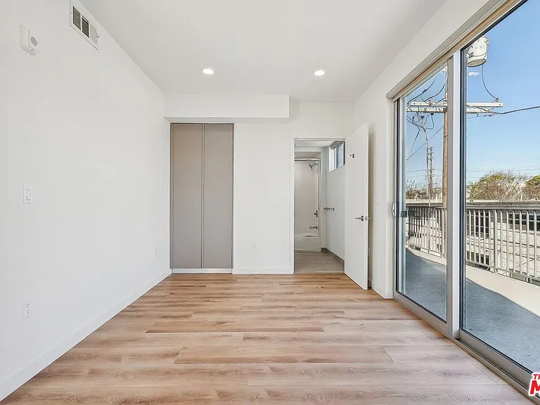 1814 Federal Ave #303 — Photo 11