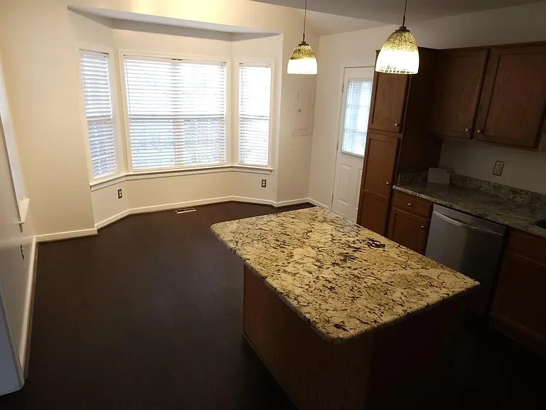 6917 Vanderbilt Ave — Photo 24