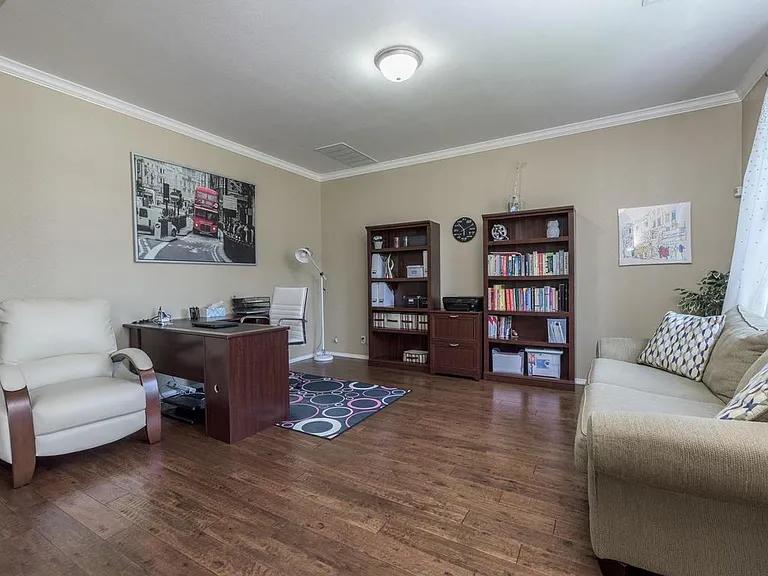 3404 Lyon Club Ct — Photo 3