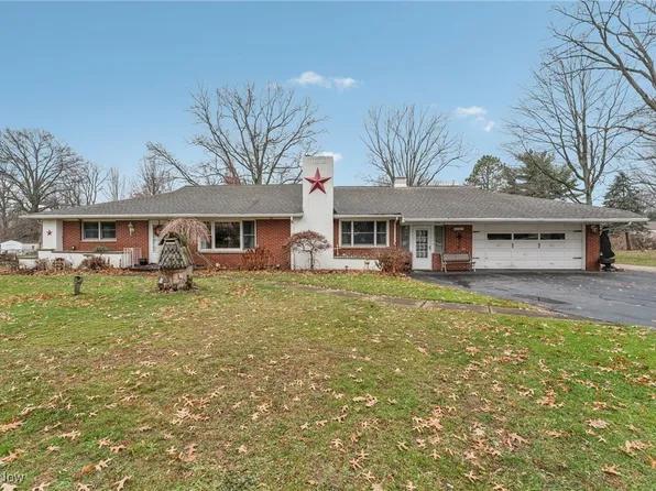 6326 N Murray Ridge Rd, Elyria, OH 44035