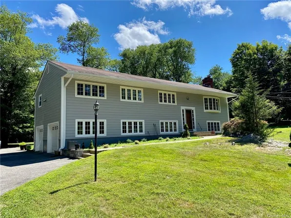 314 Oscawana Lake Rd, Putnam Valley, NY 10579