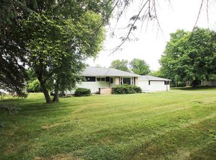 W148N6238 Wampum Dr, Menomonee Falls, WI 53051