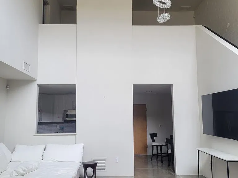 3225 E 3rd St — Photo 9