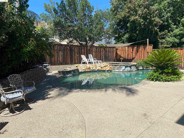 1417 Solana Dr — Photo 33