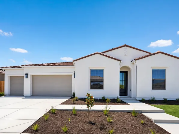 982 Summit Way W, Madera, CA 93636