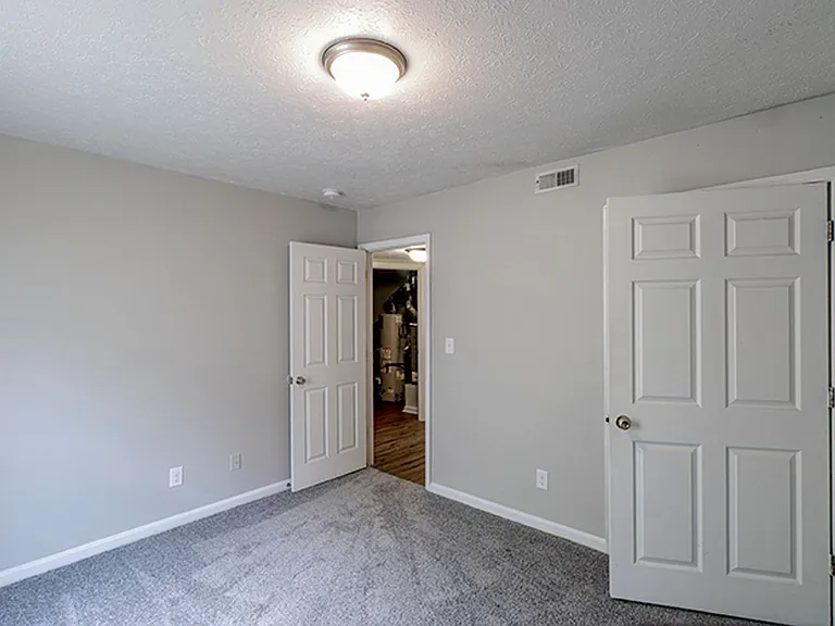 8508 Standing Oak Dr — Photo 8