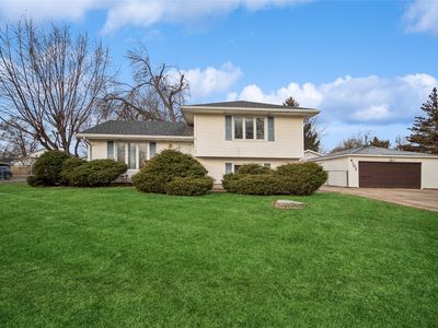 4102 E 25th St, Des Moines, IA, 50317