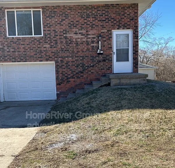 5929 Freeman Ave — Photo 1
